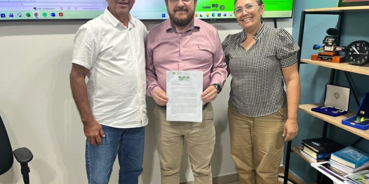 Deputado Laerte Gomes e vereadora Nadja Lagares levam demanda sobre abastecimento de água em Espigão do Oeste à Caerd