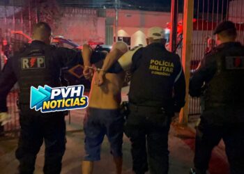 URGENTE: Idoso é preso acusado de agredir esposa acamada com barra de ferro