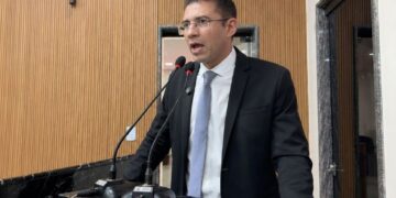 Câmara aprova por unanimidade projeto de Pedro Geovar que inclui leitura da Bíblia nas escolas de Porto Velho