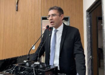 Câmara aprova por unanimidade projeto de Pedro Geovar que inclui leitura da Bíblia nas escolas de Porto Velho
