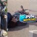 VÍDEO: Motorista foge após causar grave acidente e deixar motociclista com perna dilacerada
