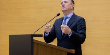 Recurso destinado por Luizinho Goebel garante aquisição de van para Alto Alegre dos Parecis