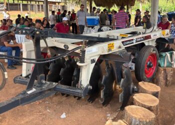 Alan Queiroz destina equipamentos agrícolas para fortalecer produção rural em Nova União