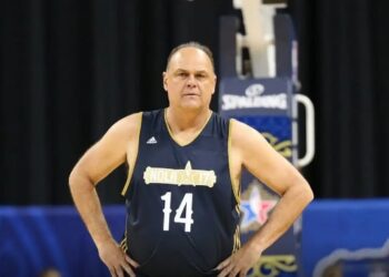 LUTO: Jogador de basquete Oscar Schmidt morre aos 68 anos em São Paulo