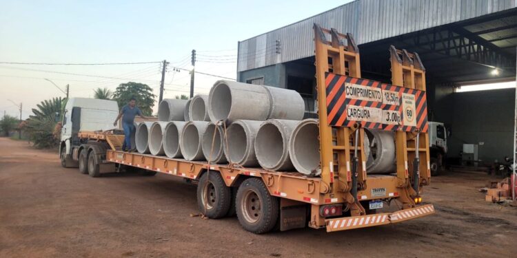 Vereador Márcio Pacele viabiliza entrega de manilhas para melhoria de ramal em Extrema