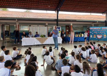 Alan Queiroz destina R$ 400 mil em kits odontológicos para alunos da rede municipal, em Espigão D’Oeste