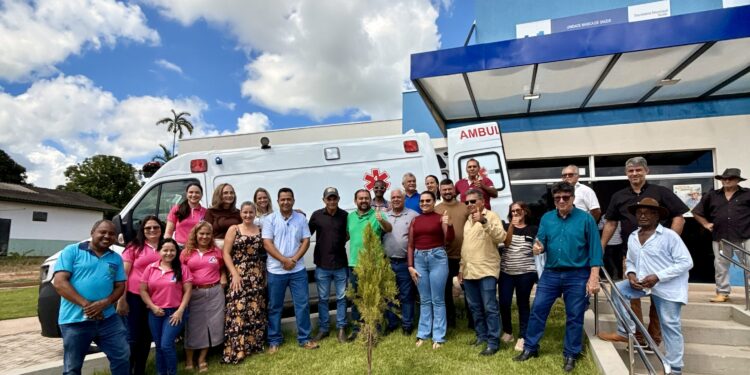 Deputado Laerte Gomes viabiliza entrega de ambulância para distrito de Estrela de Rondônia