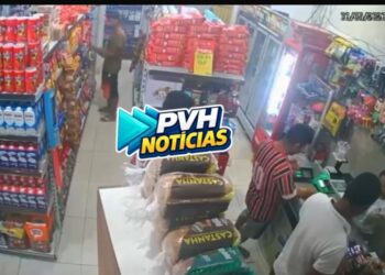 VÍDEO: Dupla é filmada fazendo furto de biscoito e Nutella em comercial na leste