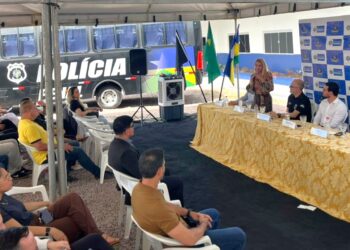 Ieda Chaves acompanha entrega de novo micro-ônibus à Polícia Penal de Rondônia para escoltas
