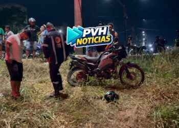 URGENTE: Motociclista fica em estado crítico após bater em poste no Orgulho do Madeira