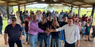Ieda Chaves destina trator de R$ 350 mil a produtores do distrito de União Bandeirantes