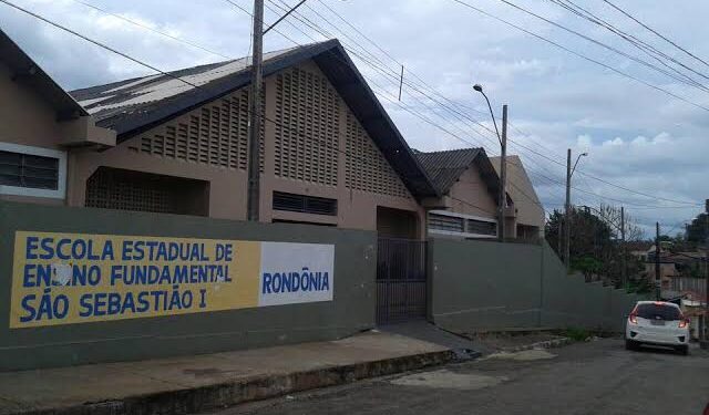 DENÚNCIA: Pais reclamam que alunos estão a quase 1 ano sem professor de matemática em escola estadual