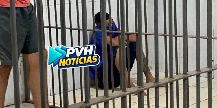 VIOLÊNCIA DOMÉSTICA: Jovem é presa suspeita de agredir ex-namorada durante briga por TV
