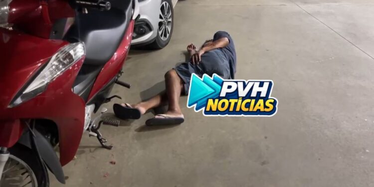 URGENTE: Morador de rua é esfaqueado durante briga no centro
