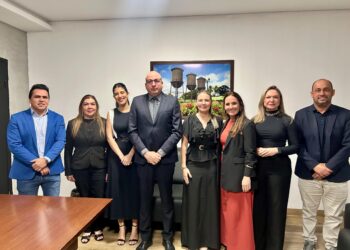 Fortalecendo a democracia: Presidente Gedeão Negreiros recebe representantes do TRE-RO para debater a participação da mulher na política