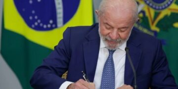 Saiba quando começa a valer a derrubada da “taxa das blusinhas”