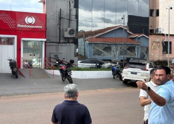 INTIMIDAÇÃO: Marcos Combate surge na sede do Rondoniaovivo e tenta gravar vídeo com segurança armado