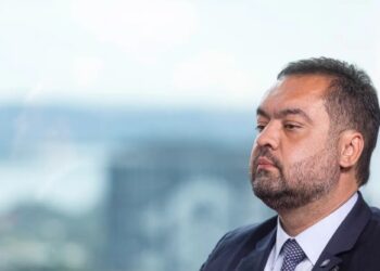 PF faz operação contra grupo do setor de combustíveis e mira ex-governador Cláudio Castro