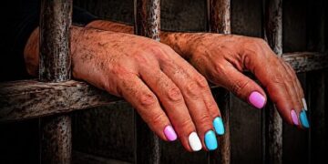 Denúncias apontam violência e abuso em ala destinada a mulheres trans na Penitenciária Feminina do DF