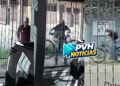 VÍDEO: Ladrão é filmado furtando bike em residência na capital