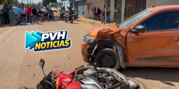 URGENTE: Carro avança cruzamento e causa grave acidente com motociclista na zona sul da capital