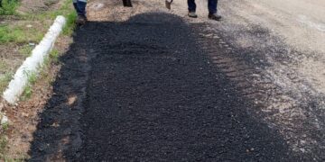 Após pedido de Edimilson Dourado, SEINFRA inicia tapa-buraco na Rua do Sol