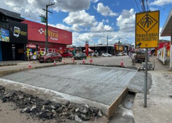 Mutirão de limpeza revitaliza Praça 13 de Setembro no bairro Aeroclube a pedido do vereador Edimilson Dourado
