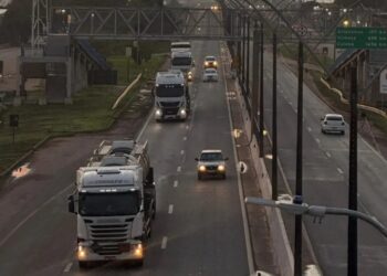 Licenciamento anual de veículos com placa final 5 vai até o dia 29 de maio