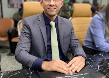 Pedro Geovar cobra providências e Prefeitura realiza limpeza em trecho da Avenida Calama