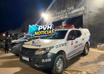 REAGIU: Mulher acerta facada no marido enquanto era espancada na frente dos filhos em Porto Velho