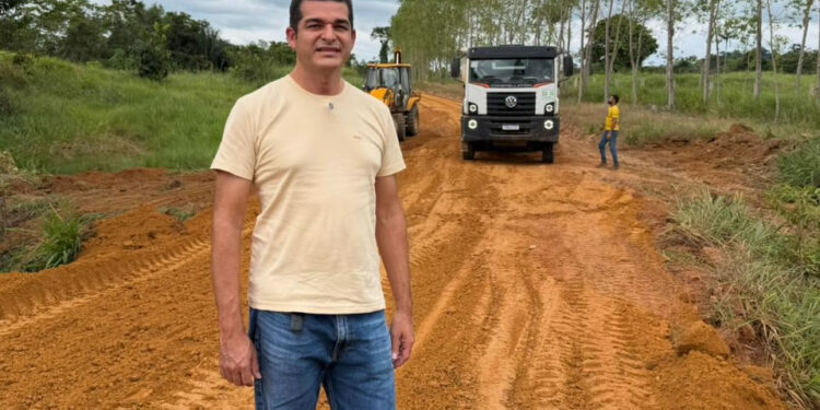 Vereador Adalto fiscaliza recuperação da Linha P.O e Linha Primeiro de Maio e em União Bandeirantes
