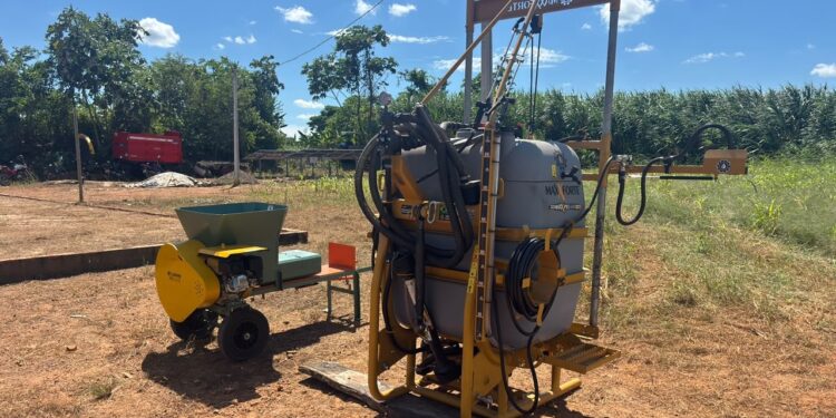 Mais investimentos para Nova União: Alan Queiroz destina equipamentos agrícolas para produtores rurais