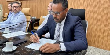 Dr. Santana promove audiência para discutir tarifa de energia e falhas na capital