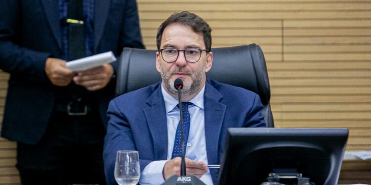 Deputado Alex Redano solicita recuperação da RO-010 entre Cacaulândia e Monte Negro