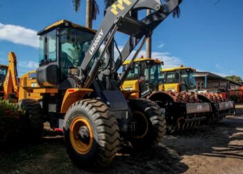 Deputado Alan Queiroz destina R$ 450 mil para aquisição de trator e implementos agrícolas no Vale do Anari