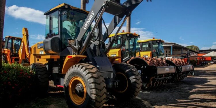 Deputado Alan Queiroz destina R$ 450 mil para aquisição de trator e implementos agrícolas no Vale do Anari