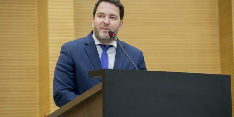 Deputado Alex Redano solicita recuperação da RO-408 entre Campo Novo e Vila União