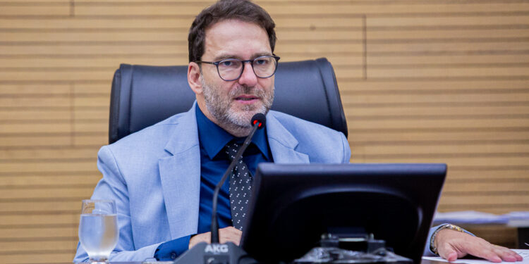 Alex Redano solicita substituição de bueiro na RO-408 para garantir segurança e melhorar tráfego na região