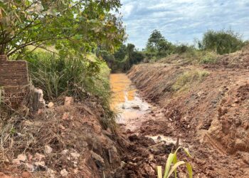 Pedido Atendido: Gedeão Negreiros garante limpeza de canal no bairro São Francisco