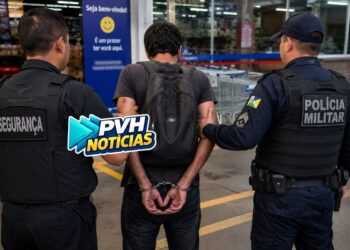 FLAGRA: Homem é preso apôs furtar frango congelado no Arasuper em Porto Velho
