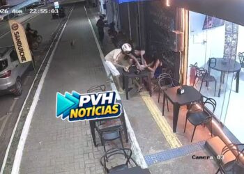 VÍDEO: Bandidos fazem assalto e roubam casal que aguardava lannche na capital