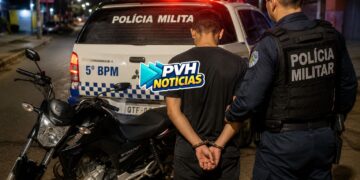 SUSPEITO PRESO: PM recupera moto roubada após perseguição e tiroteio na zona leste