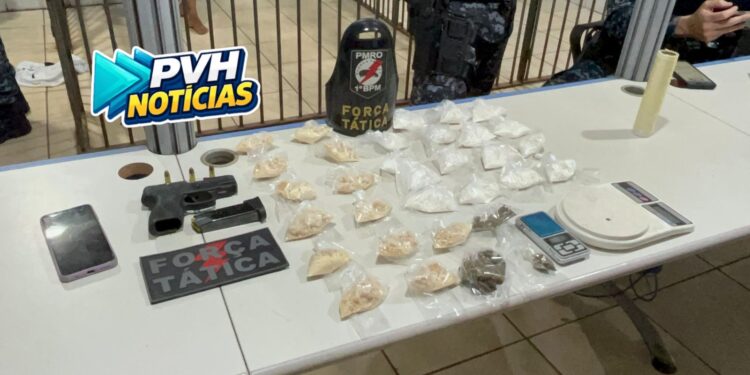 AÇÃO RÁPIDA – Adolescente e comparsa são detidos com arma, drogas e moto roubada após assalto na zona sul