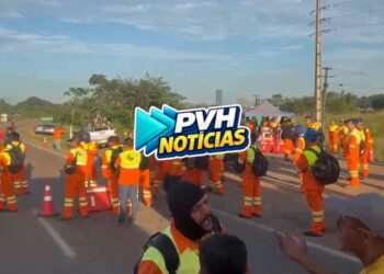 URGENTE: Rodoviários interditam BR-364 em manifestação por condições ruins de trabalho em Porto Velho