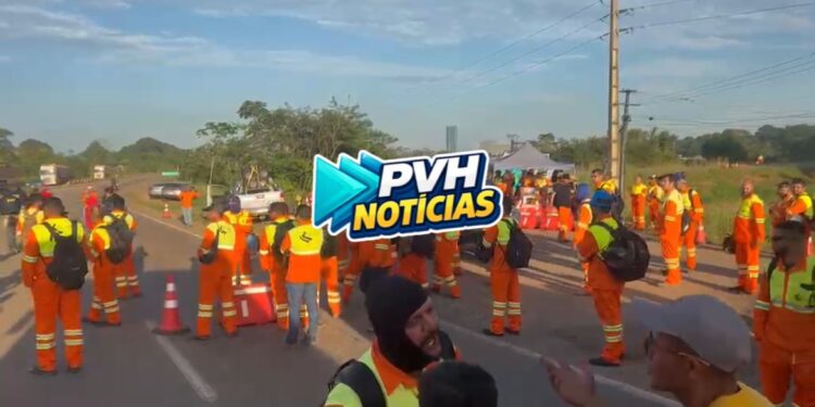 URGENTE: Rodoviários interditam BR-364 em manifestação por condições ruins de trabalho em Porto Velho