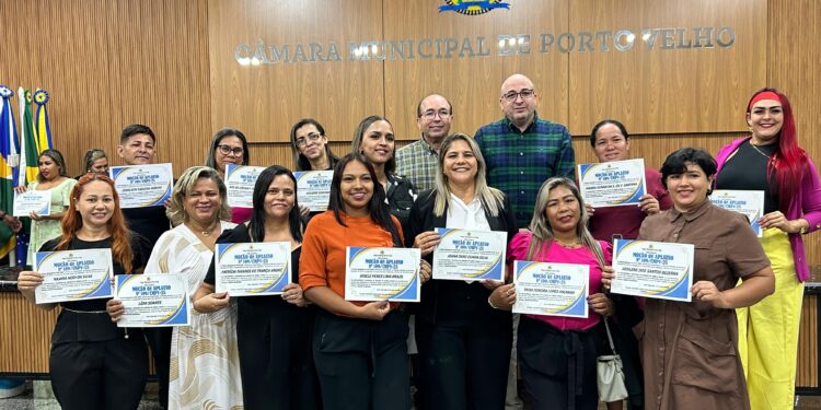 Gedeão Negreiros homenageia voluntários do ‘Sabadão da Família Cidadã’ com Moção de Aplausos na Câmara