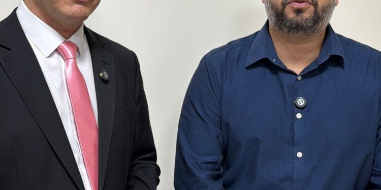 Adalto cobra solução urgente para transporte escolar de União Bandeirantes em reunião com secretário de Educação