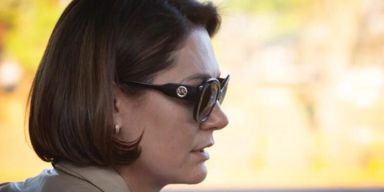 Michelle Bolsonaro deixa presidência do PL Mulher após crise com Flávio