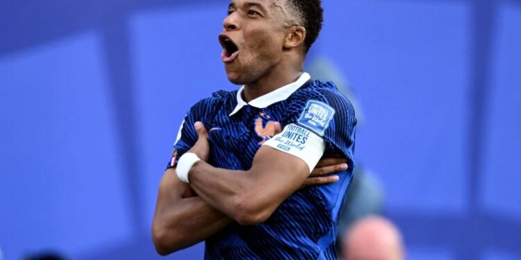 Mbappé empata com Messi na artilharia da Copa após gols contra Suécia