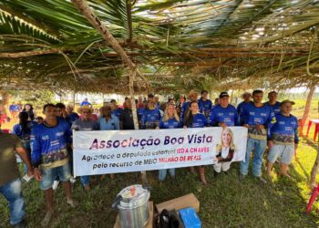 Ieda Chaves entrega R$ 500 mil em equipamentos agrícolas para associação em Machadinho d’Oeste